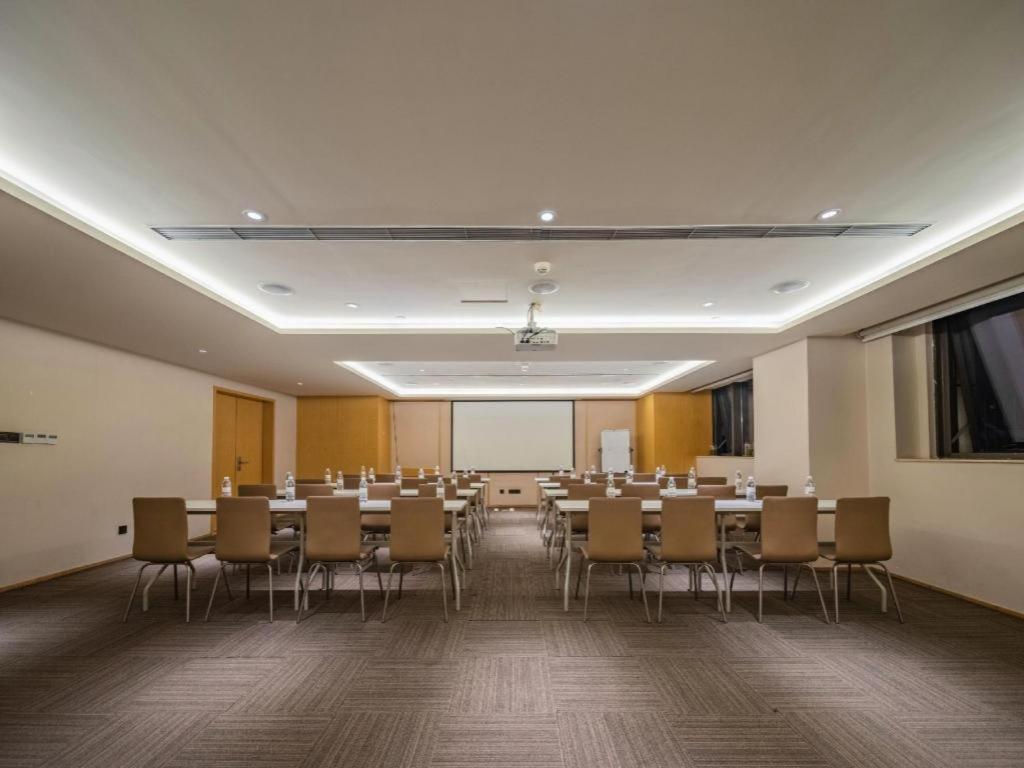 Ji Hotel Chengdu Global Center Exterior photo